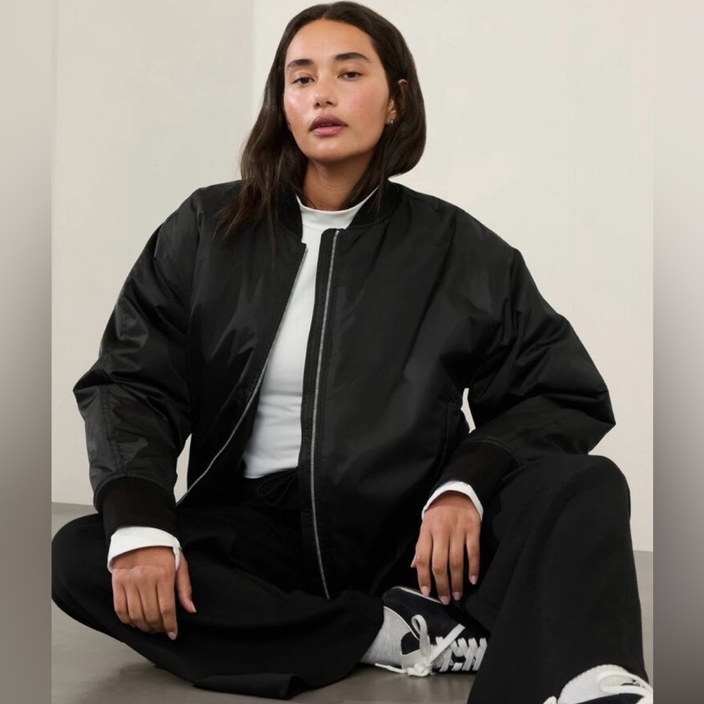 Athleta Sateen Bomber Jacket Black Size Small Water Repellent Pockets casual